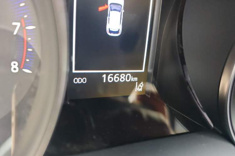 Used Toyota IZOA 2020 2.0L Yi Xiang CARE Odometer Close Up
