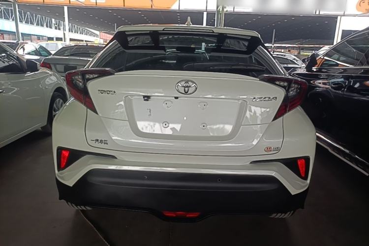 Used Toyota IZOA 2020 2.0L Yichi Version Rear