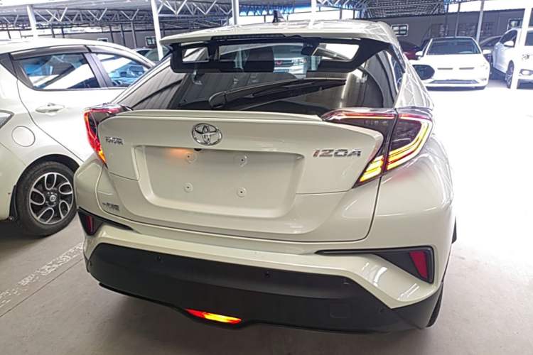 Used Toyota IZOA 2020 2.0L Yichi Version Rear