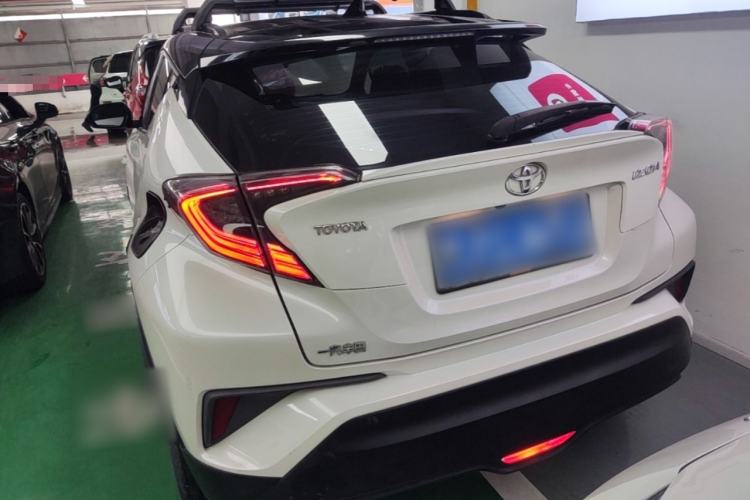 Used Toyota IZOA 2020 2.0L Yichi Version Rear