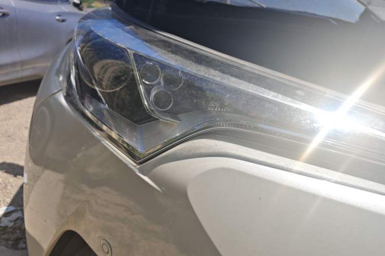 Used Toyota IZOA 2020 2.0L Yi Xiang CARE Right Front Headlight
