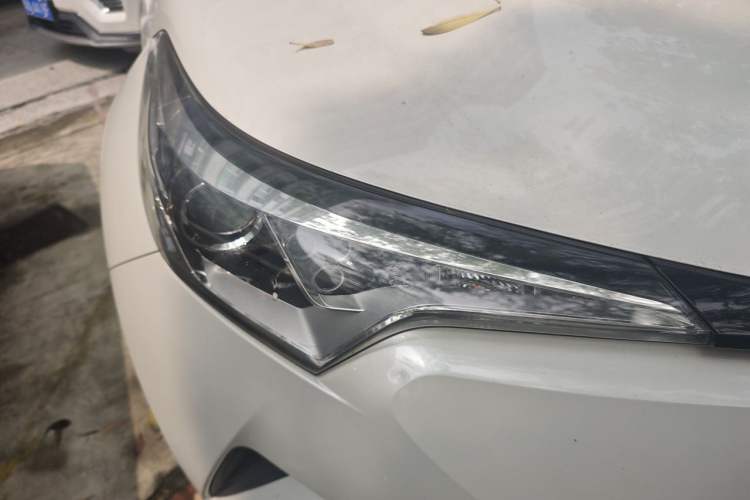 Used Toyota IZOA 2020 2.0L Enjoy Edition Right Front Headlight