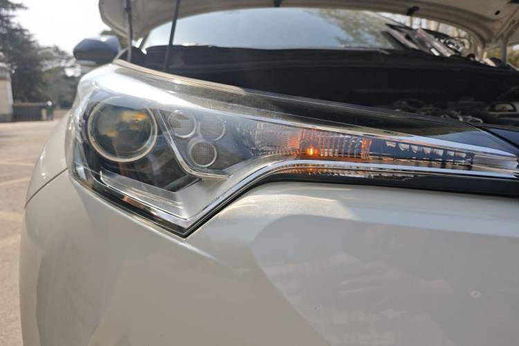 Used Toyota IZOA 2020 2.0L Yidong Edition Right Front Headlight