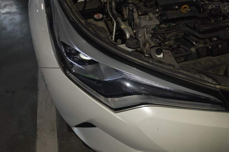 Used Toyota IZOA 2020 2.0L Yichi Version Right Front Headlight