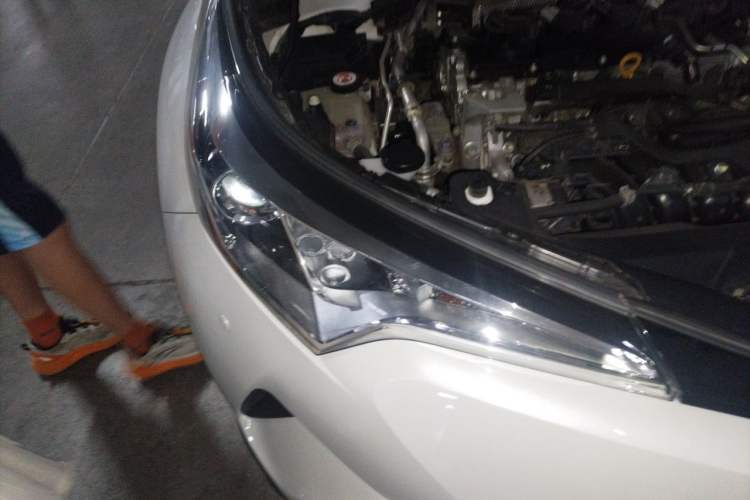 Used Toyota IZOA 2020 2.0L Enjoy Edition Right Front Headlight