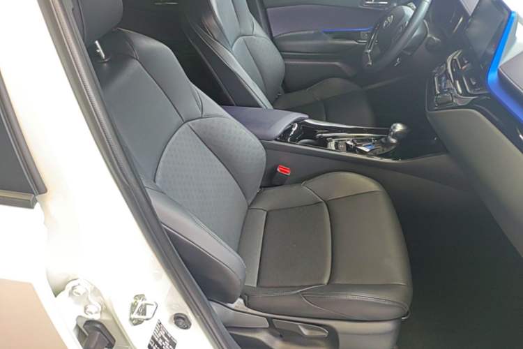 Used Toyota IZOA 2020 2.0L Yichi Version Right Front Seat