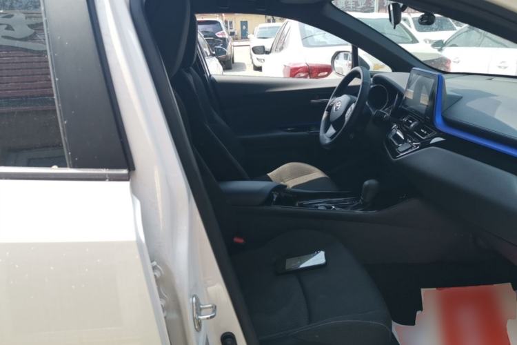 Used Toyota IZOA 2020 2.0L Enjoy Edition Right Front Seat