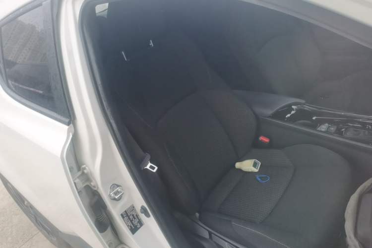 Used Toyota IZOA 2020 2.0L Enjoy Edition Right Front Seat