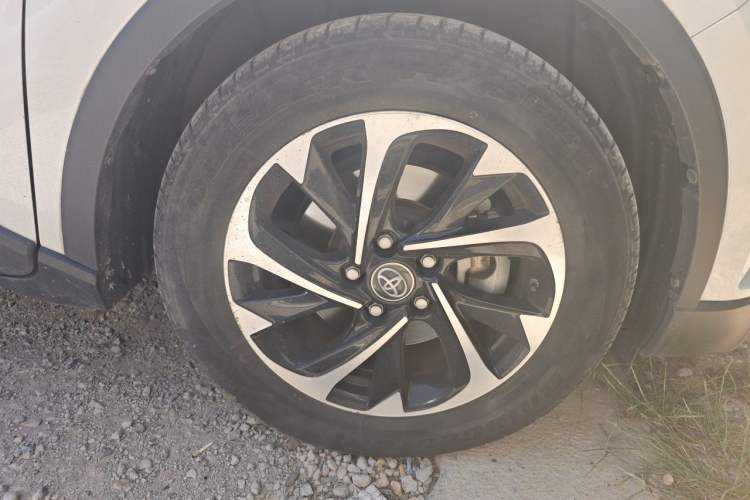 Used Toyota IZOA 2020 2.0L Yi Xiang CARE Right Front Wheel Hub