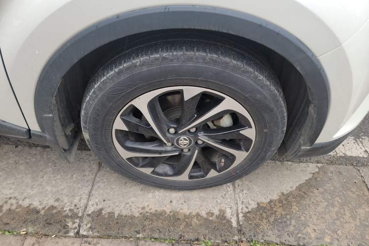 Used Toyota IZOA 2020 2.0L Yichi Version Right Front Wheel Hub