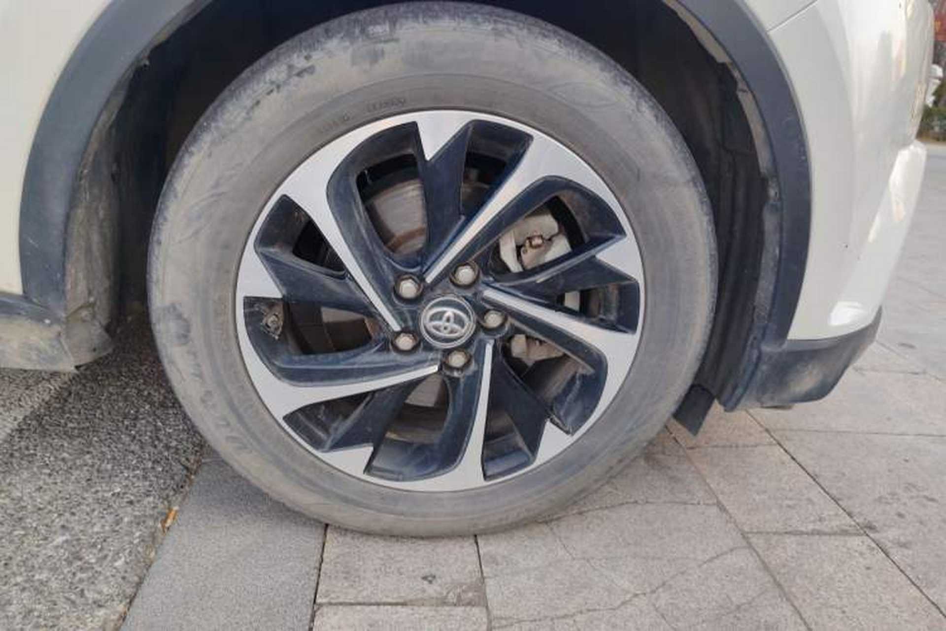 Used Toyota IZOA 2020 2.0L Yichi Version Right Front Wheel Hub