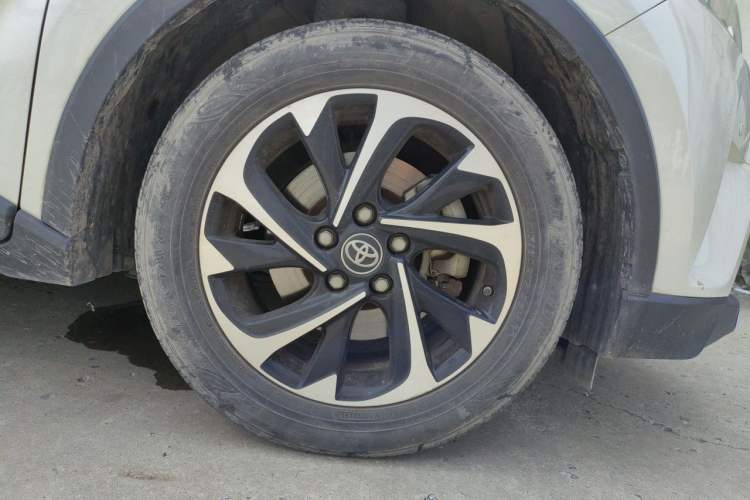 Used Toyota IZOA 2020 2.0L Yichi Version Right Front Wheel Hub