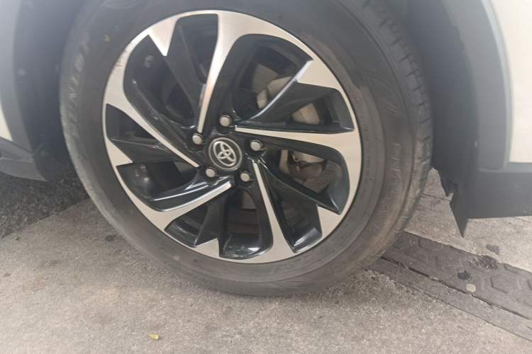 Used Toyota IZOA 2020 2.0L Yichi Version Right Front Wheel Hub