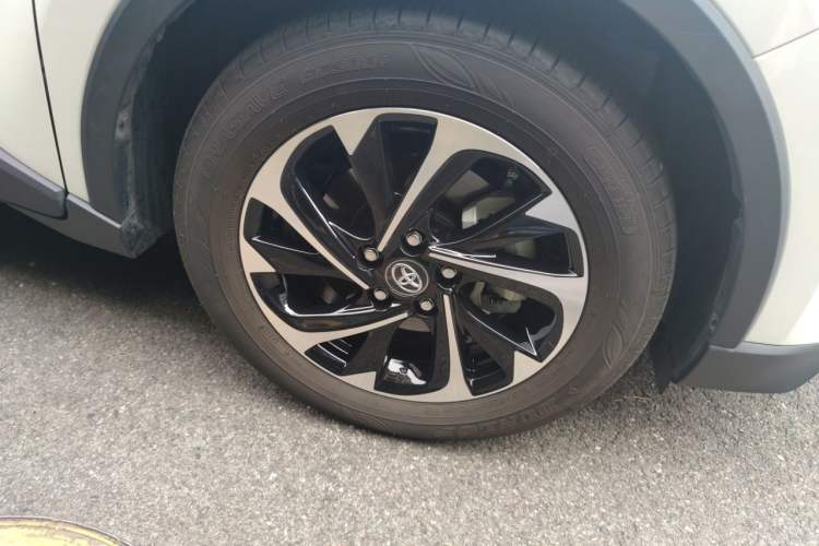Used Toyota IZOA 2020 2.0L Yichi Version Right Front Wheel Hub