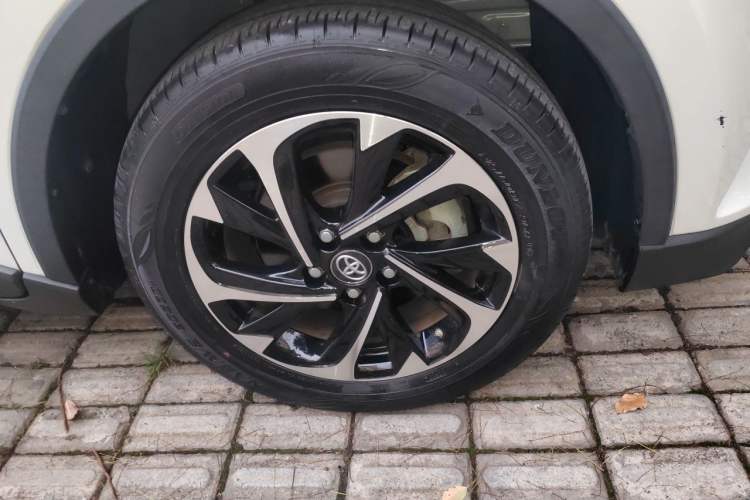 Used Toyota IZOA 2020 2.0L Yichi Version Right Front Wheel Hub