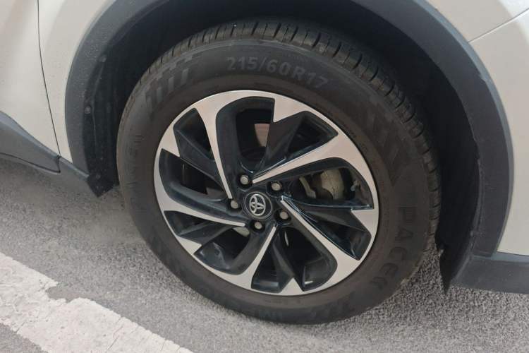 Used Toyota IZOA 2020 2.0L Yi Xiang CARE Right Front Wheel Hub
