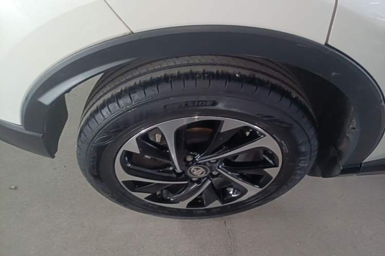 Used Toyota IZOA 2020 2.0L Yichi Version Right Rear Wheel Hub
