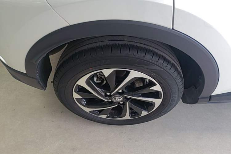 Used Toyota IZOA 2020 2.0L Yichi Version Right Rear Wheel Hub