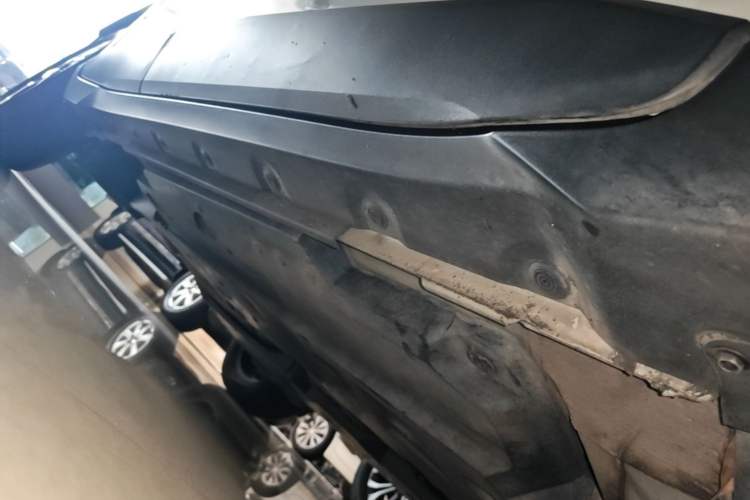 Used Toyota IZOA 2020 2.0L Yi Xiang CARE Right Side Sill