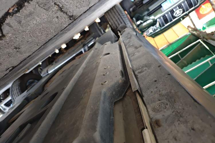 Used Toyota IZOA 2020 2.0L Yichi Version Right Side Sill