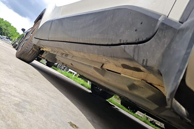 Used Toyota IZOA 2020 2.0L Enjoy Edition Right Side Sill