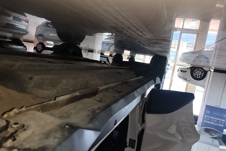 Used Toyota IZOA 2020 2.0L Yi Xiang CARE Right Side Sill