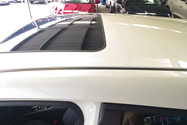 Used Toyota IZOA 2020 2.0L Yichi Version Roof