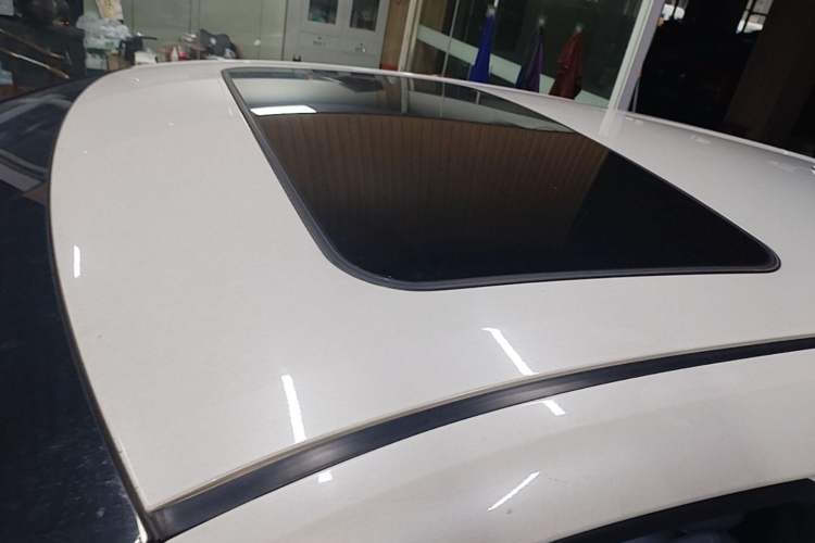 Used Toyota IZOA 2020 2.0L Yi Xiang CARE Roof