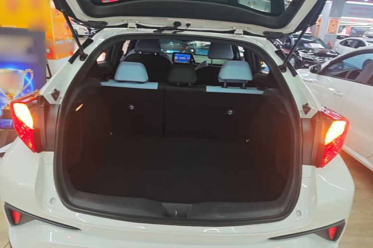 Used Toyota IZOA 2020 2.0L Yi Xiang CARE Trunk