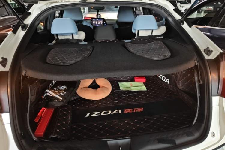 Used Toyota IZOA 2020 2.0L Yi Xiang CARE Trunk