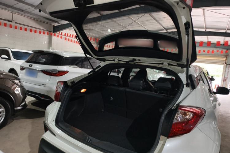 Used Toyota IZOA 2020 2.0L Yi Xiang CARE Trunk