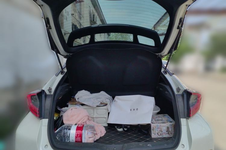 Used Toyota IZOA 2020 2.0L Yichi Version Trunk