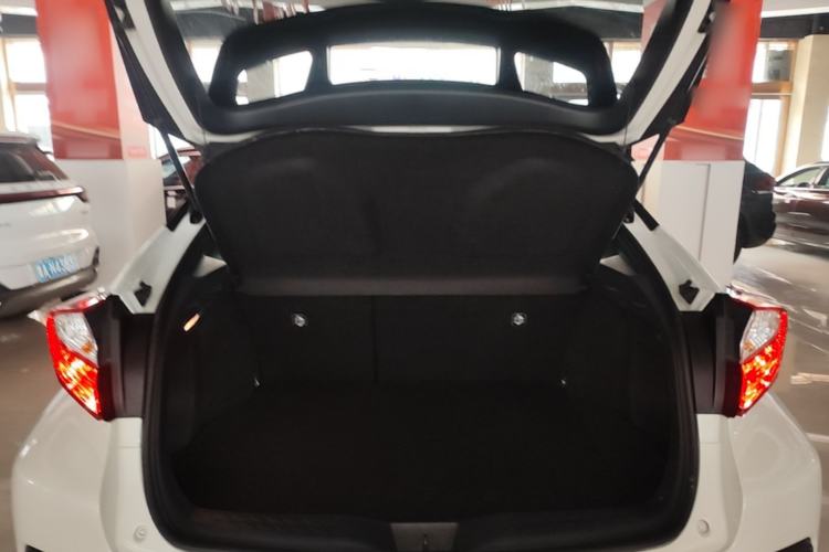 Used Toyota IZOA 2020 2.0L Yi Xiang CARE Trunk