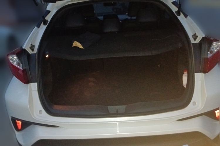 Used Toyota IZOA 2020 2.0L Enjoy Edition Trunk