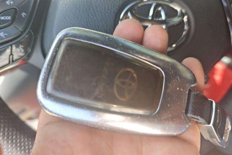 Used Toyota IZOA 2020 2.0L Yi Xiang CARE Vehicle Key