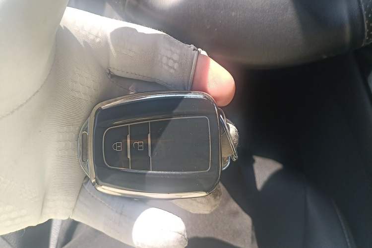 Used Toyota IZOA 2020 2.0L Yichi Version Vehicle Key