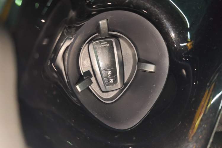 Used Toyota IZOA 2020 2.0L Yi Xiang CARE Vehicle Key