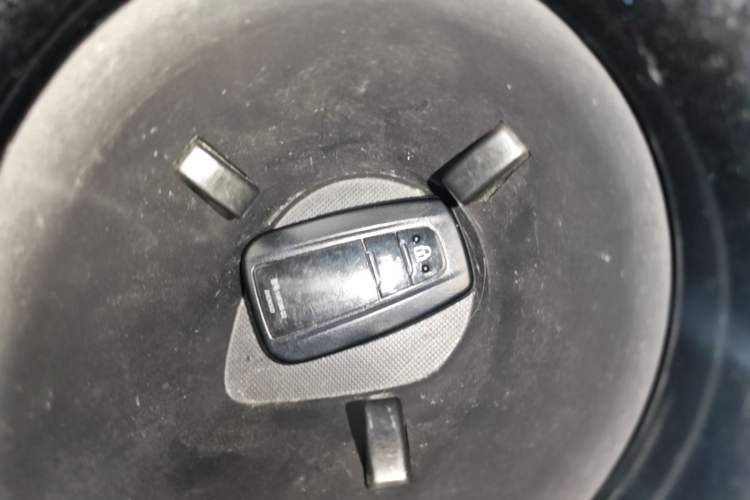 Used Toyota IZOA 2020 2.0L Yi Xiang CARE Vehicle Key