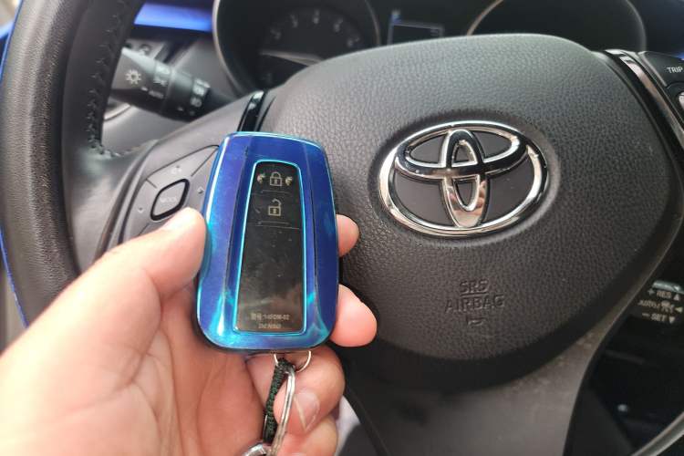 Used Toyota IZOA 2020 2.0L Yichi Version Vehicle Key