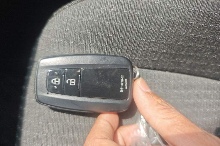 Used Toyota IZOA 2020 2.0L Enjoy Edition Vehicle Key