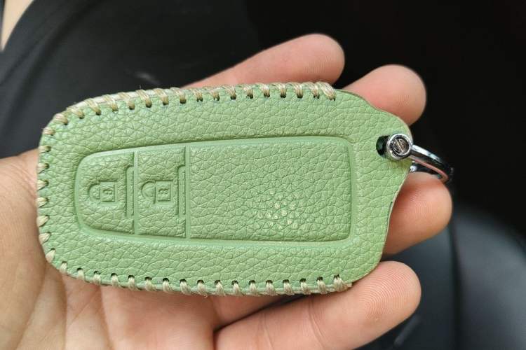 Used Toyota IZOA 2020 2.0L Yichi Version Vehicle Key