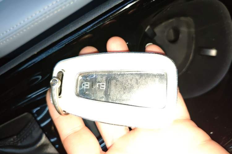 Used Toyota IZOA 2020 2.0L Yi Xiang CARE Vehicle Key