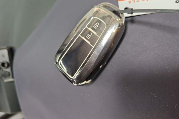 Used Toyota IZOA 2020 2.0L Yichi Version Vehicle Key