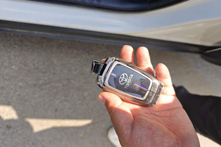 Used Toyota IZOA 2020 2.0L Yidong Edition Vehicle Key
