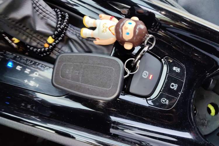 Used Toyota IZOA 2020 2.0L Yichi Version Vehicle Key