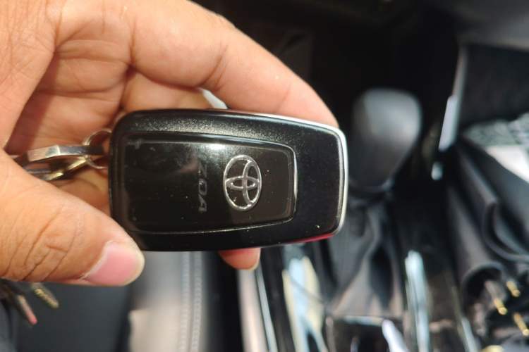 Used Toyota IZOA 2020 2.0L Enjoy Edition Vehicle Key