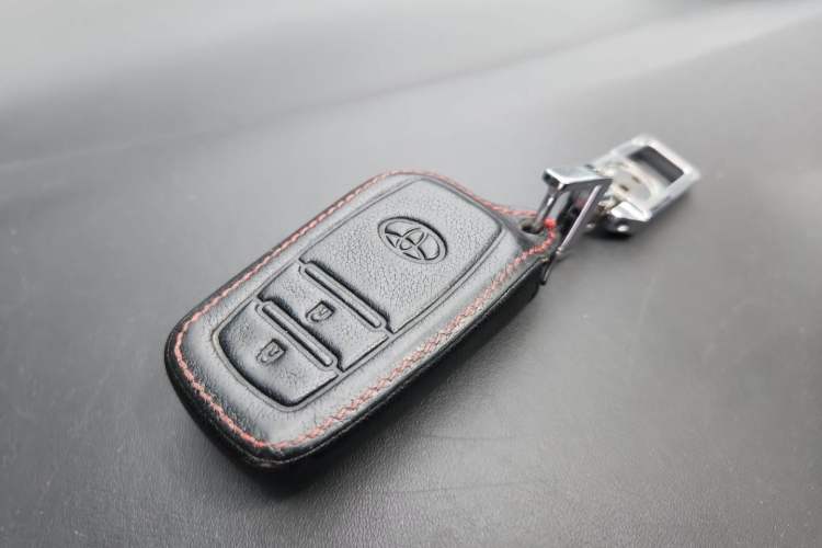 Used Toyota IZOA 2020 2.0L Yi Xiang CARE Vehicle Key