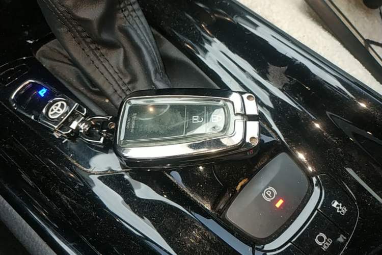 Used Toyota IZOA 2020 2.0L Yichi Version Vehicle Key