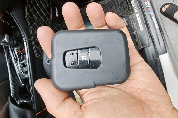 Used Toyota IZOA 2020 2.0L Yichi Version Vehicle Key