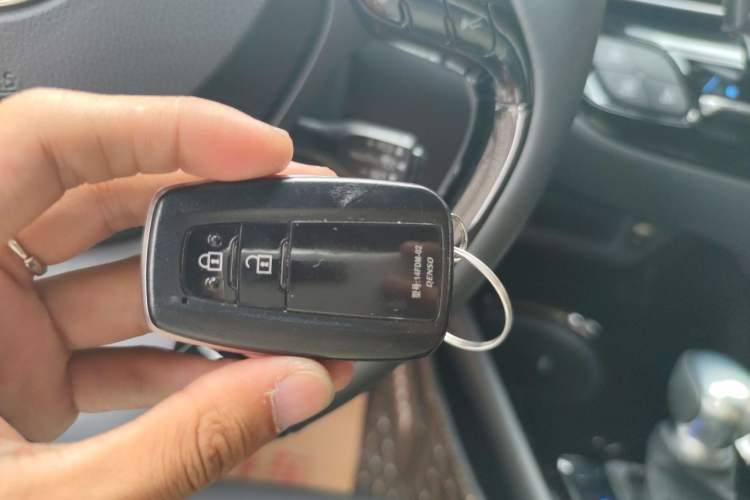 Used Toyota IZOA 2020 2.0L Yichi Version Vehicle Key